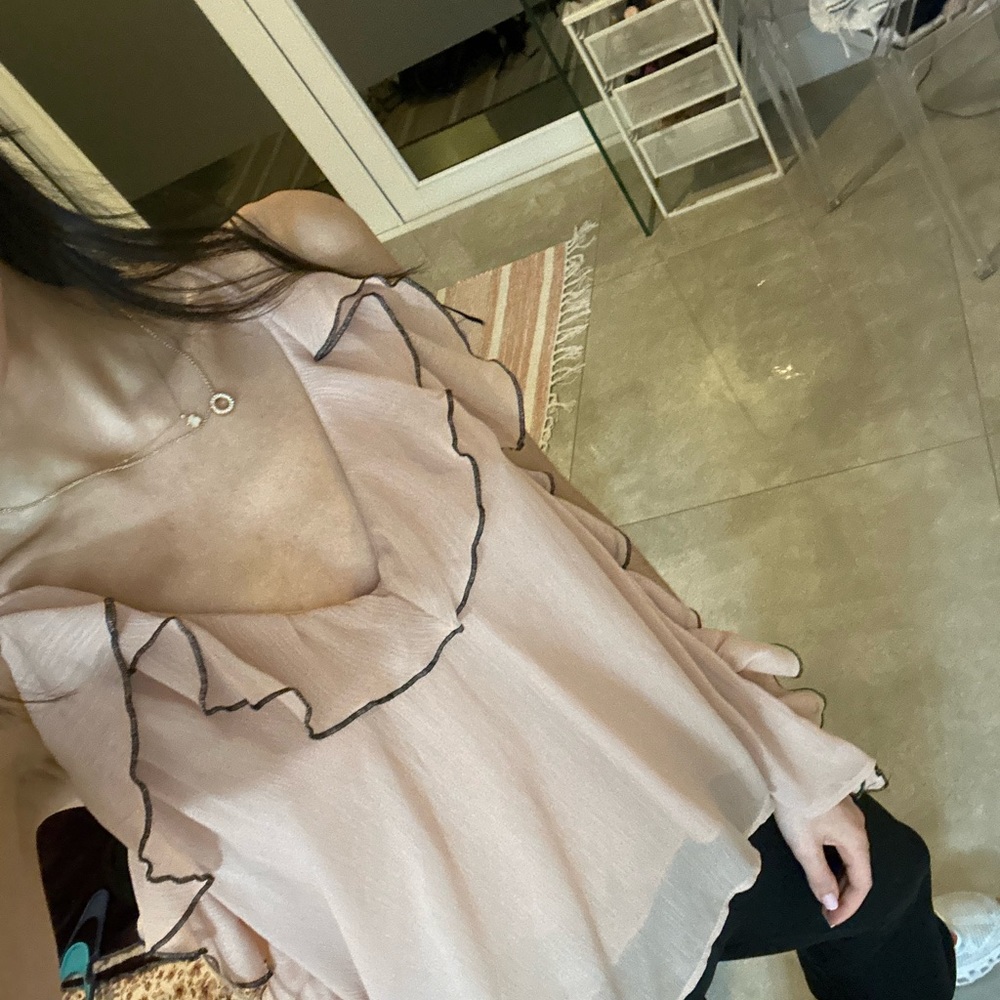 Chic Pink Ruffle Blouse - Picture 2 of 4